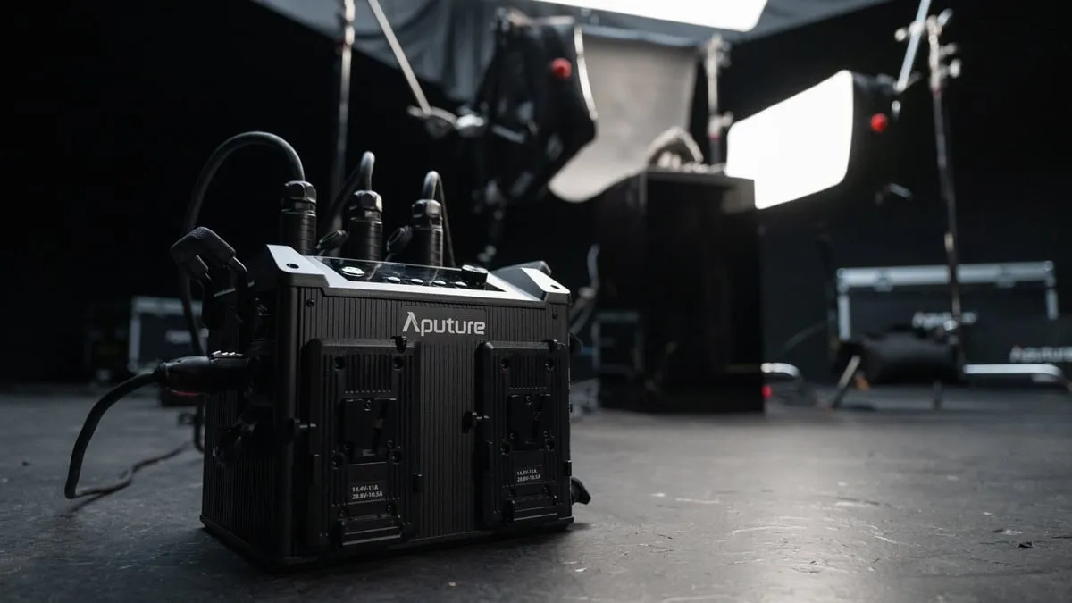 Aputure INFINIMAT 1'x4' UK Kit