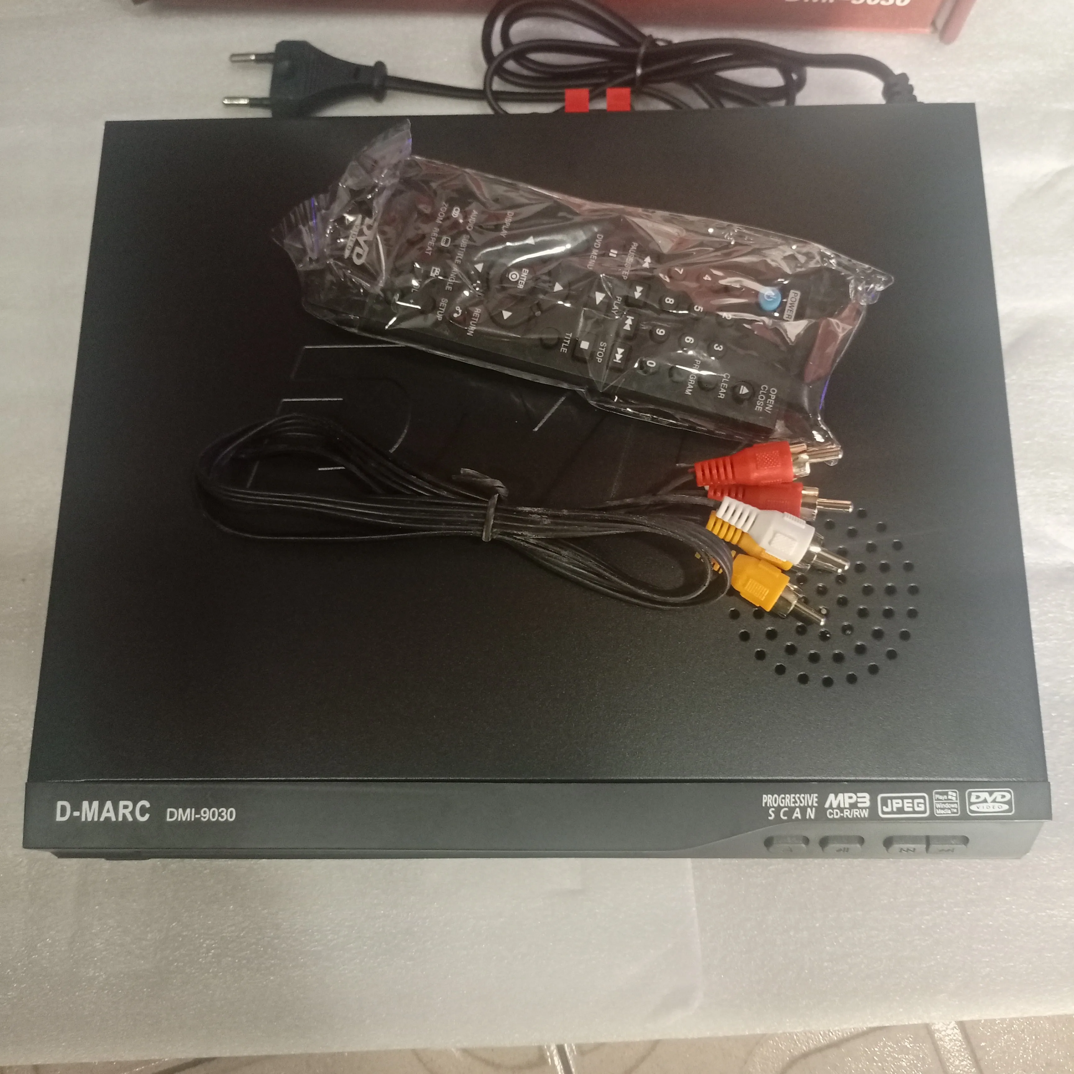 DMARC DMI-9030 Multi-Playback DVD Player   Speaker Output & Internal Speakers - Brand New