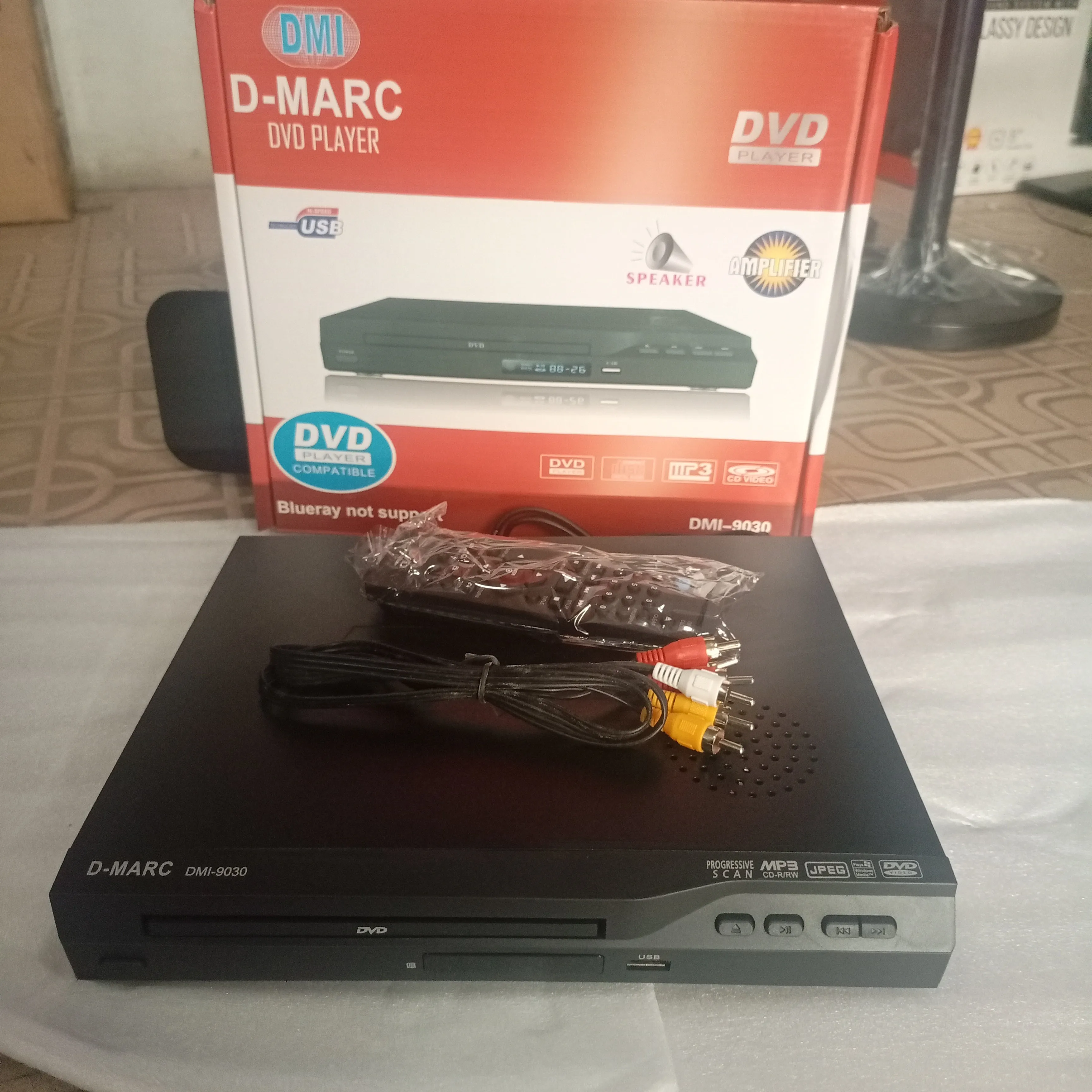 DMARC DMI-9030 Multi-Playback DVD Player   Speaker Output & Internal Speakers - Brand New