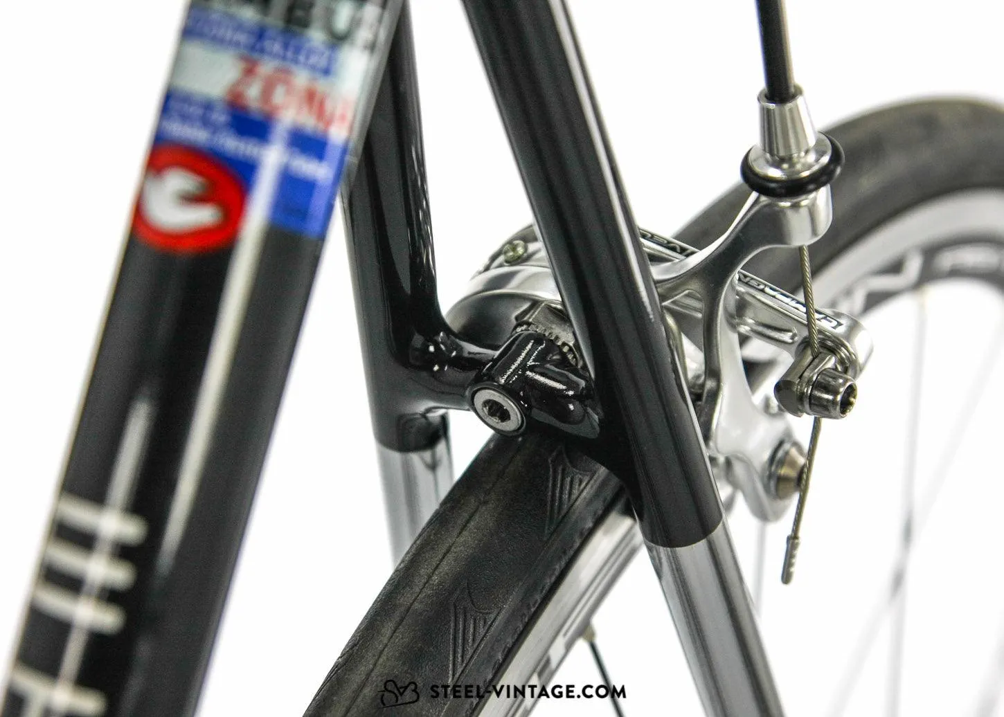 ETRE Piuma Modern Steel Showroom Road Bike Veloce Graphite