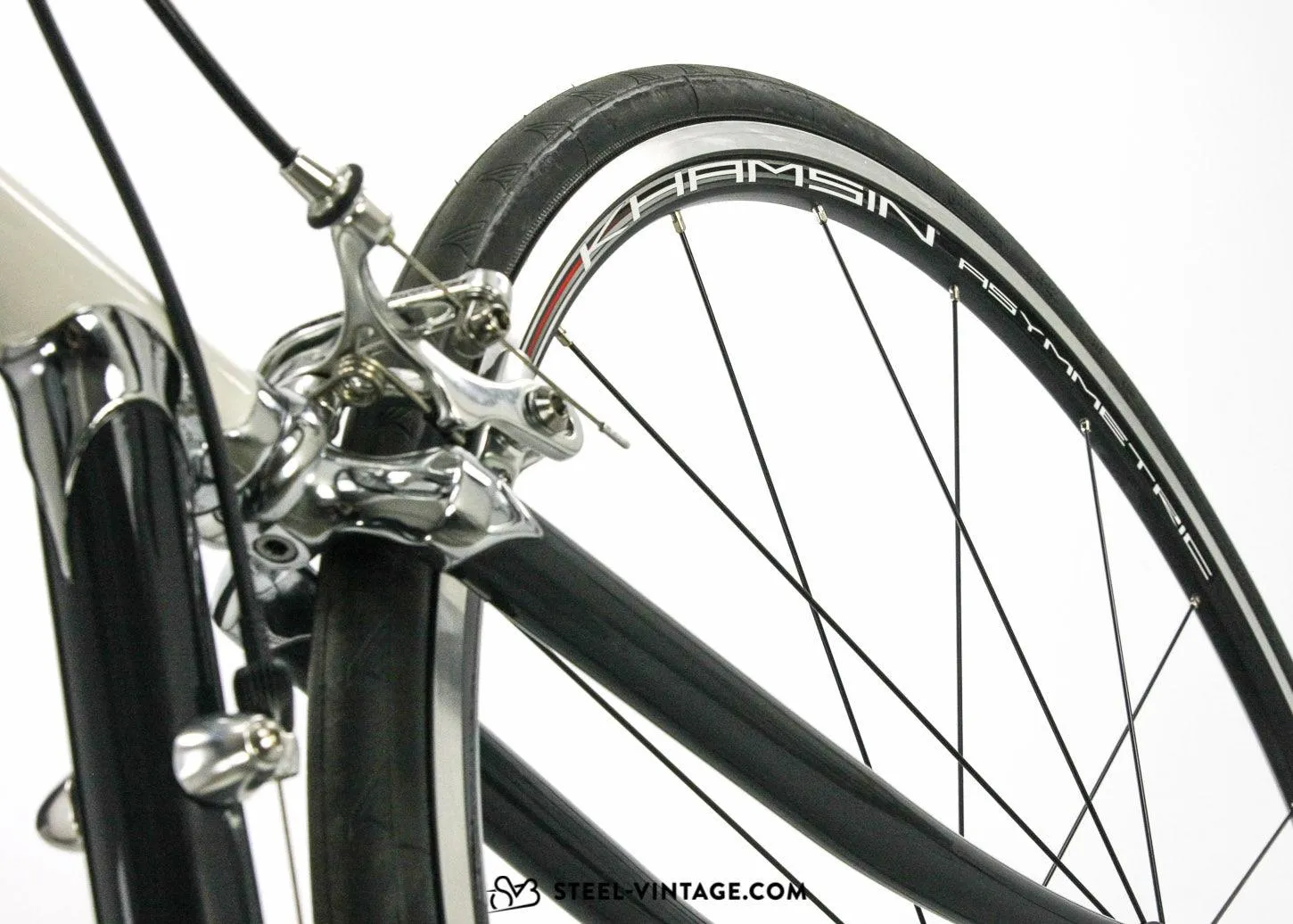 ETRE Piuma Modern Steel Showroom Road Bike Veloce Graphite