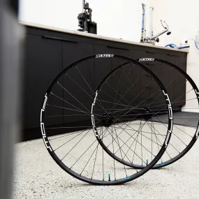 Flow Ex3 On Dt350 29"/27.5" Mullet Wheelset