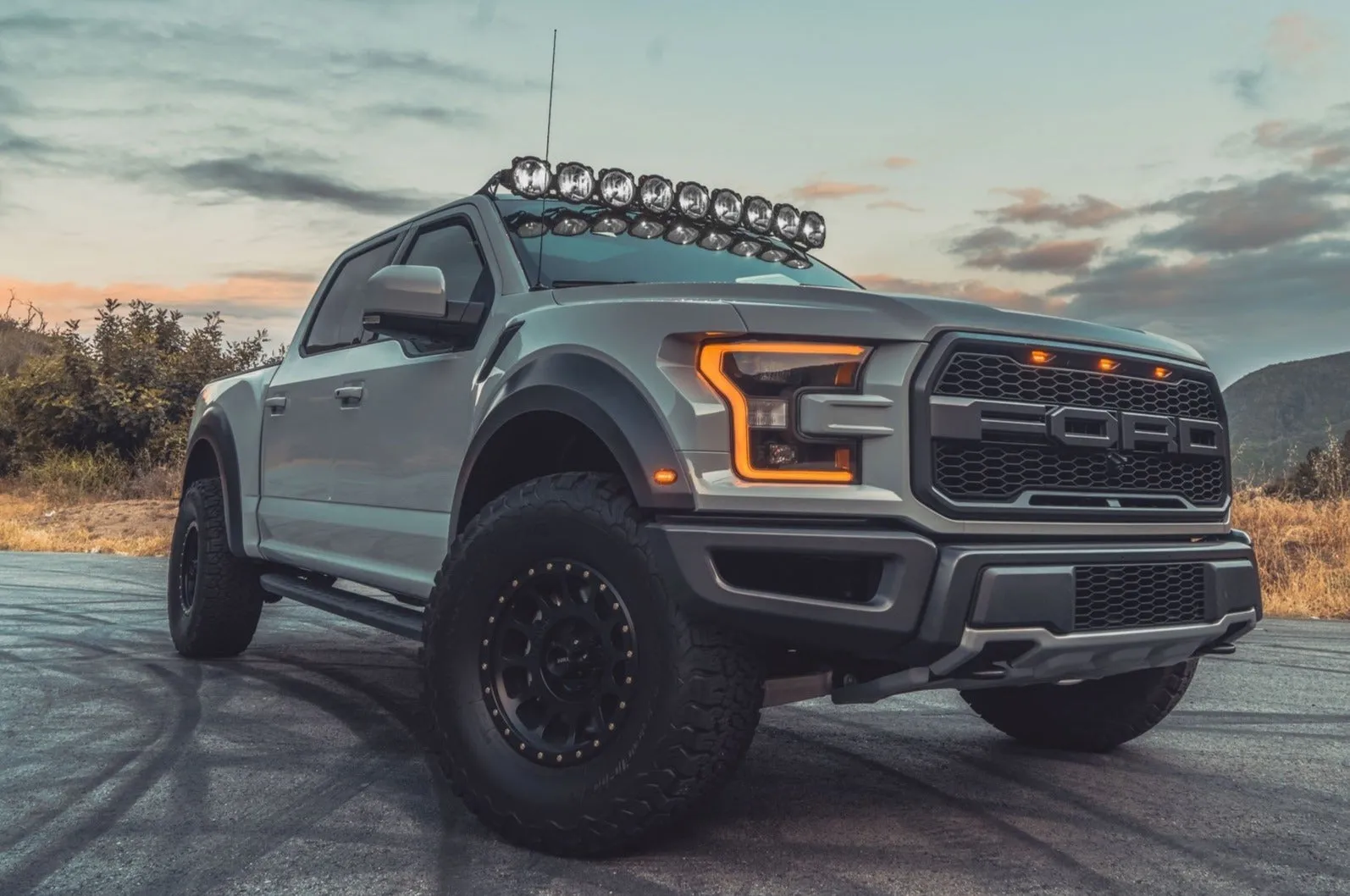 KC Hilites Gravity® LED Pro6 9-Light 57"LED Light Bar - F150/Raptor