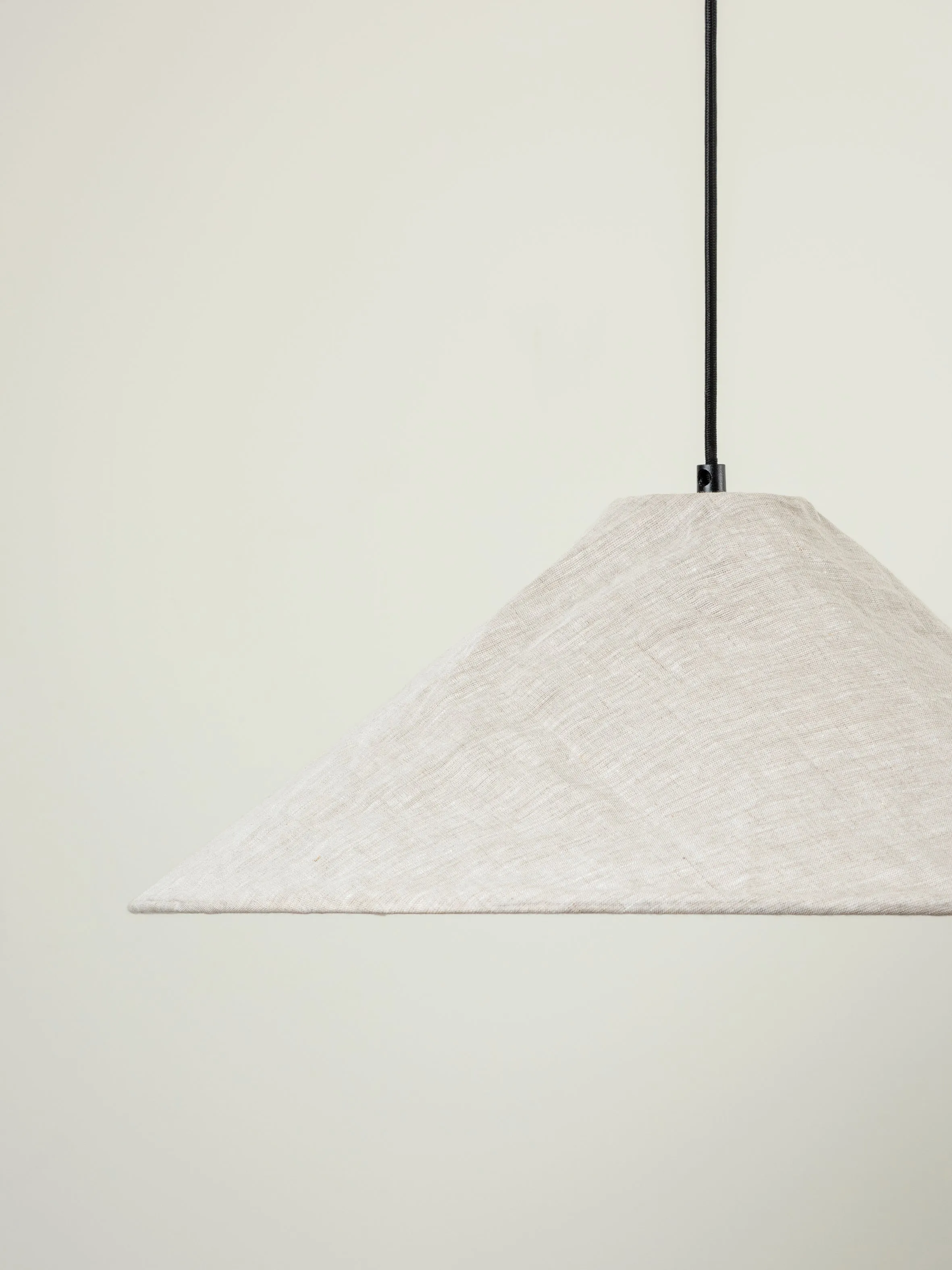 Siya - collapsible large linen shade