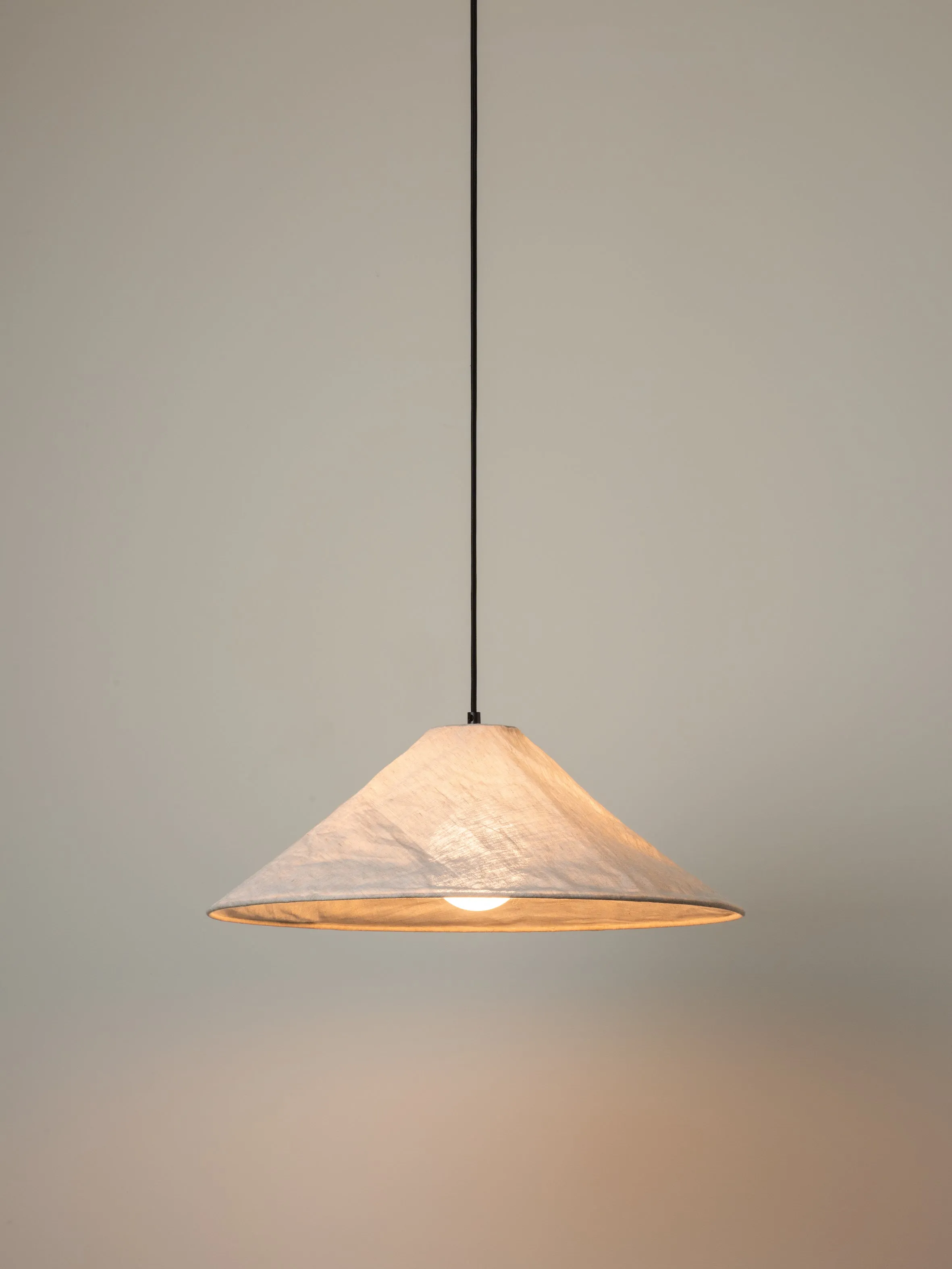 Siya - collapsible large linen shade