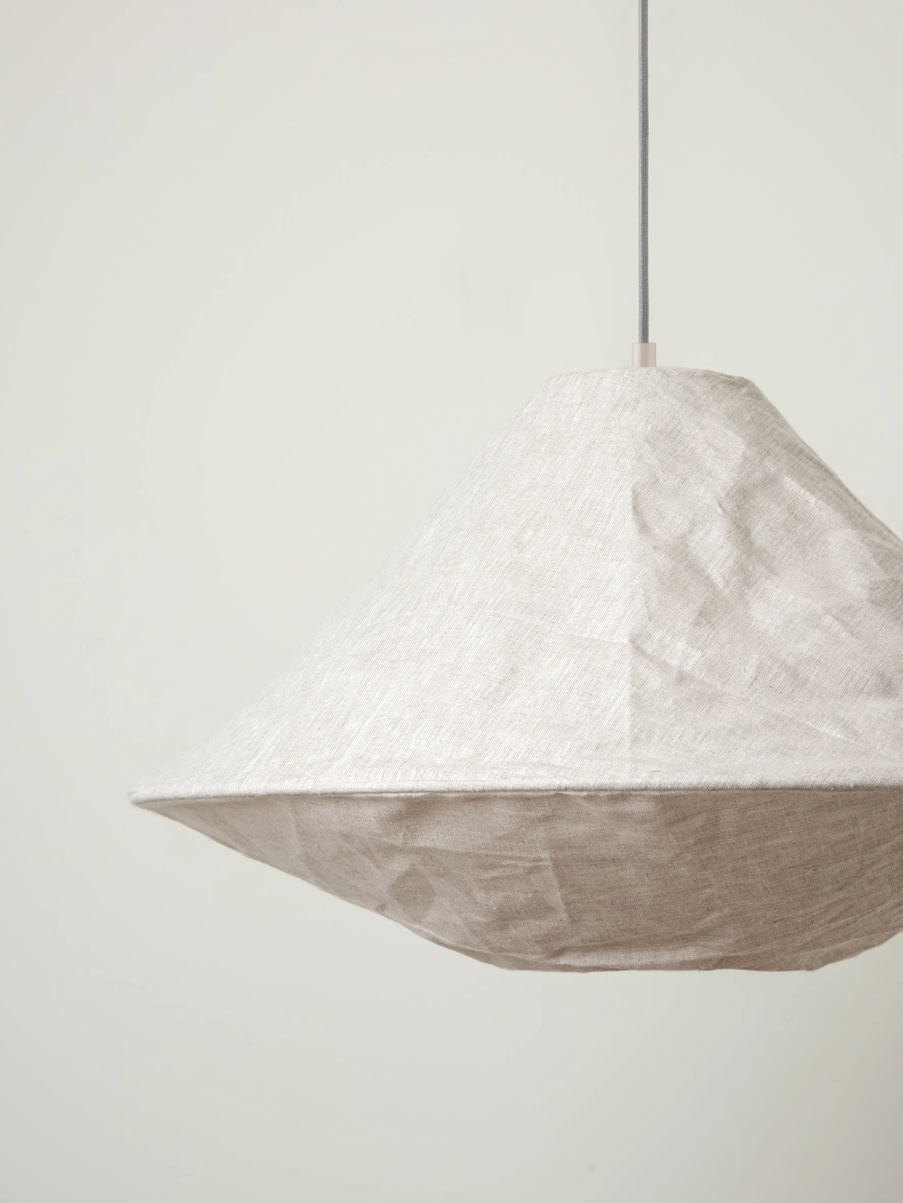 Siya - collapsible linen pendant