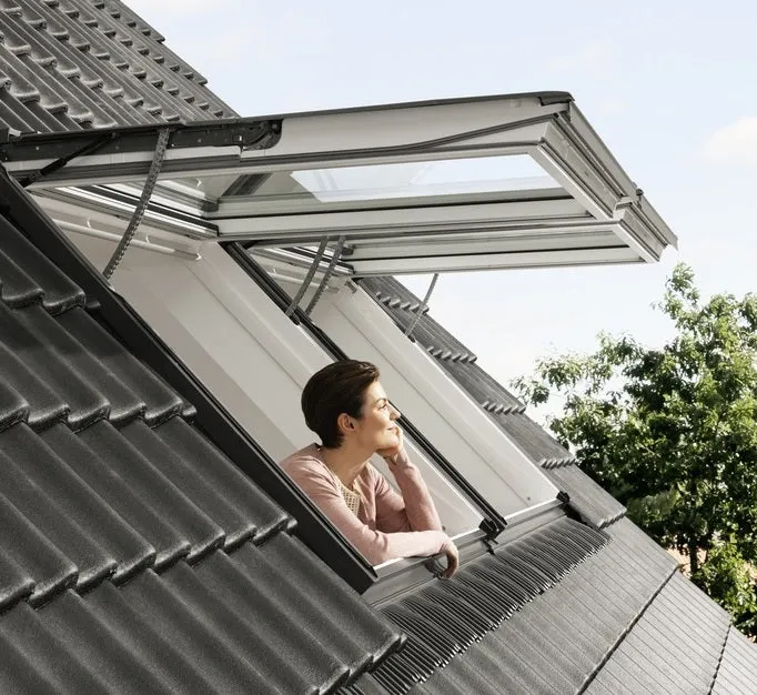 VELUX GPU MK08 007021U Top-Hung INTEGRA® Electric Window (78 x 140 cm)