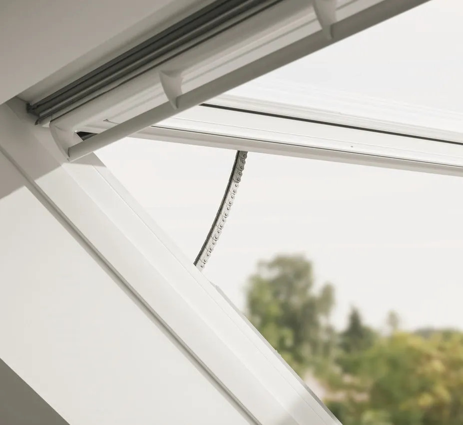 VELUX GPU MK08 007021U Top-Hung INTEGRA® Electric Window (78 x 140 cm)